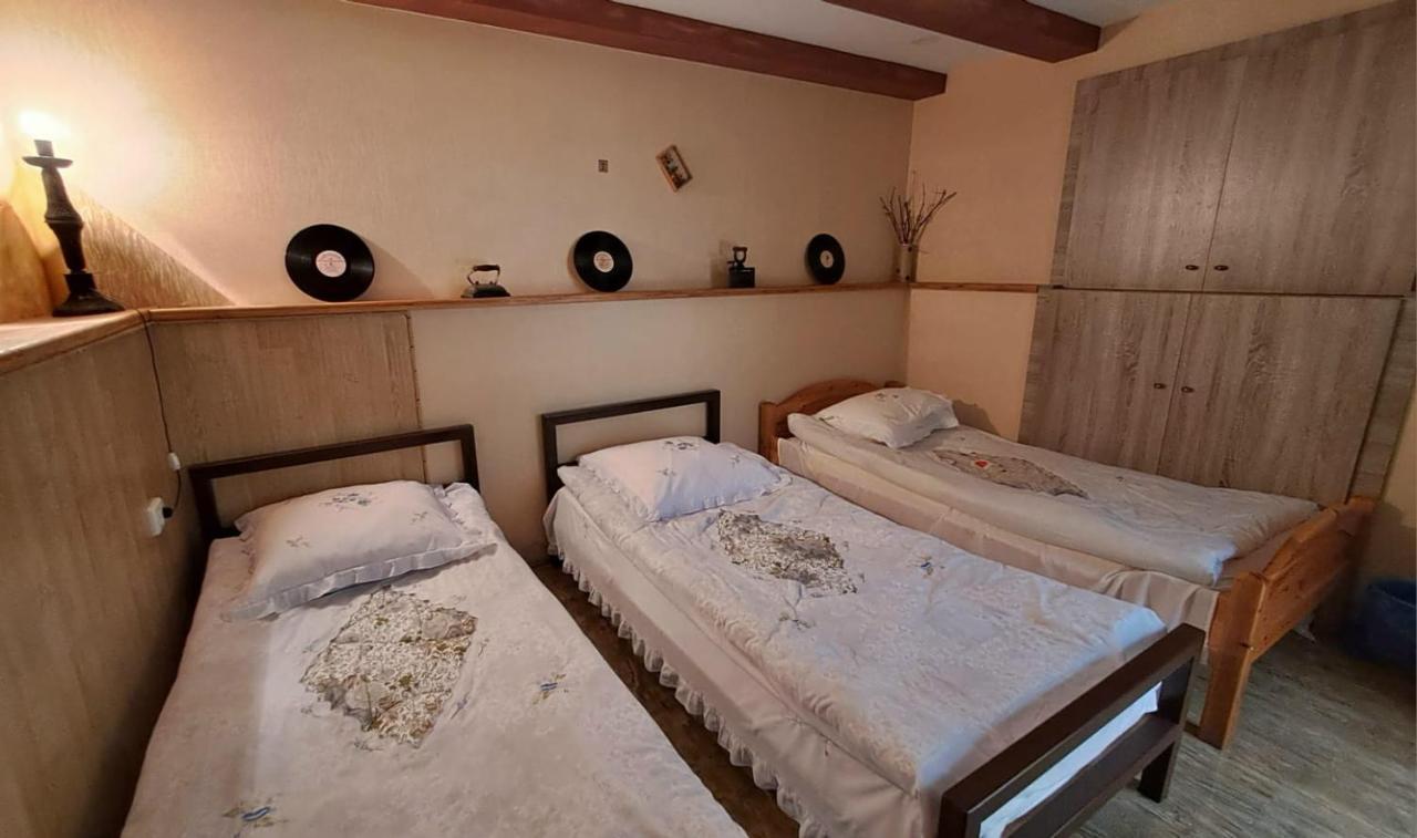 Qilimcha'S Guesthouse-Art Museum เทลาวี ภายนอก รูปภาพ