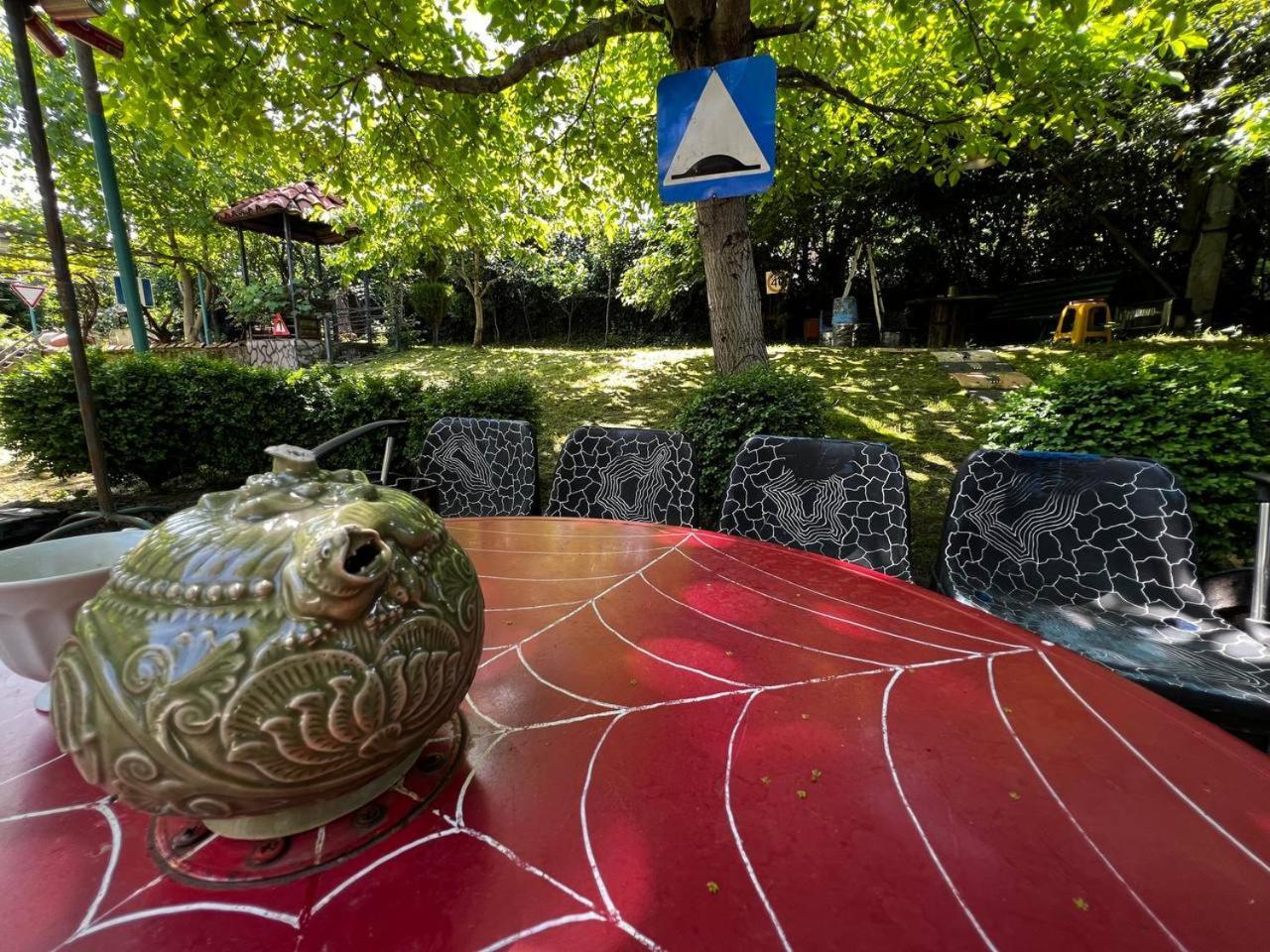 Qilimcha'S Guesthouse-Art Museum เทลาวี ภายนอก รูปภาพ