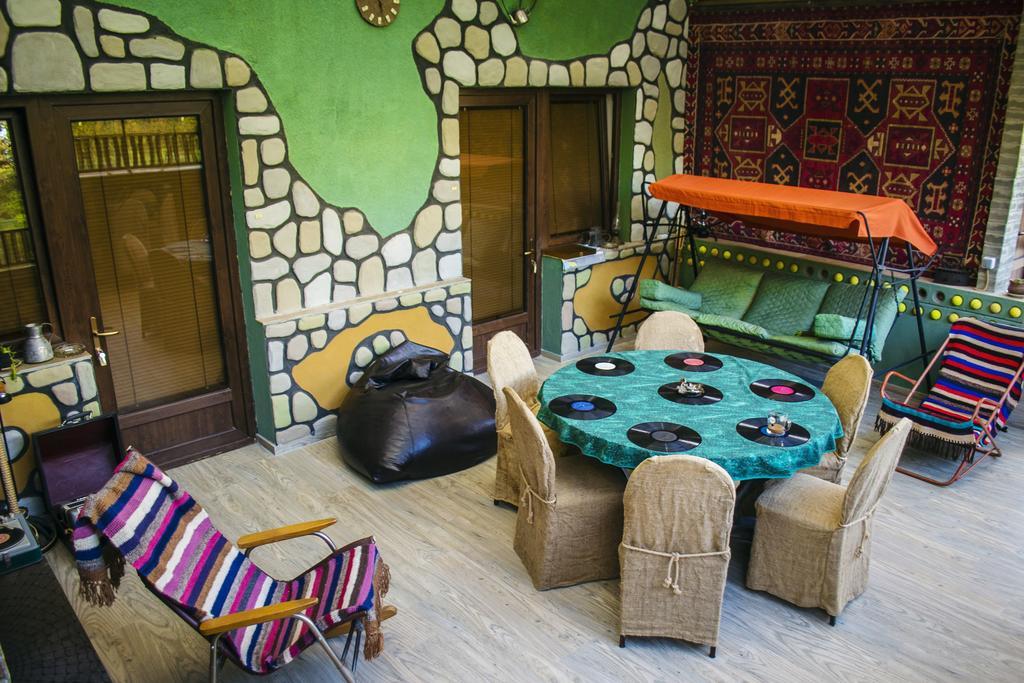 Qilimcha'S Guesthouse-Art Museum เทลาวี ภายนอก รูปภาพ