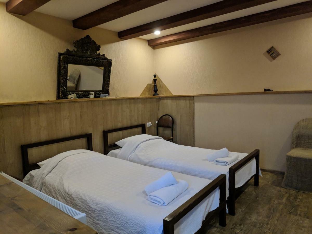 Qilimcha'S Guesthouse-Art Museum เทลาวี ภายนอก รูปภาพ